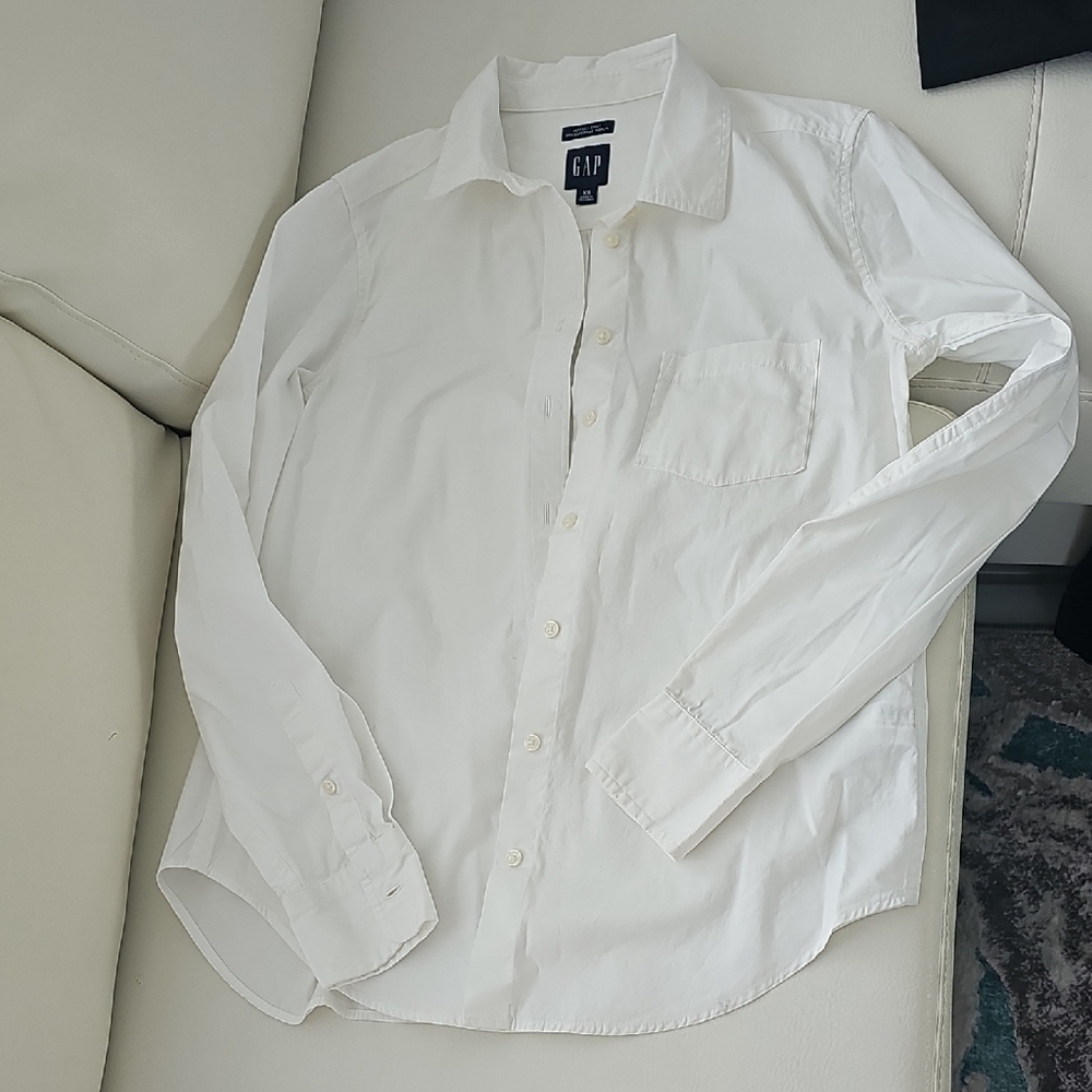 GAP Men's Classic Cream Button Down Shirt